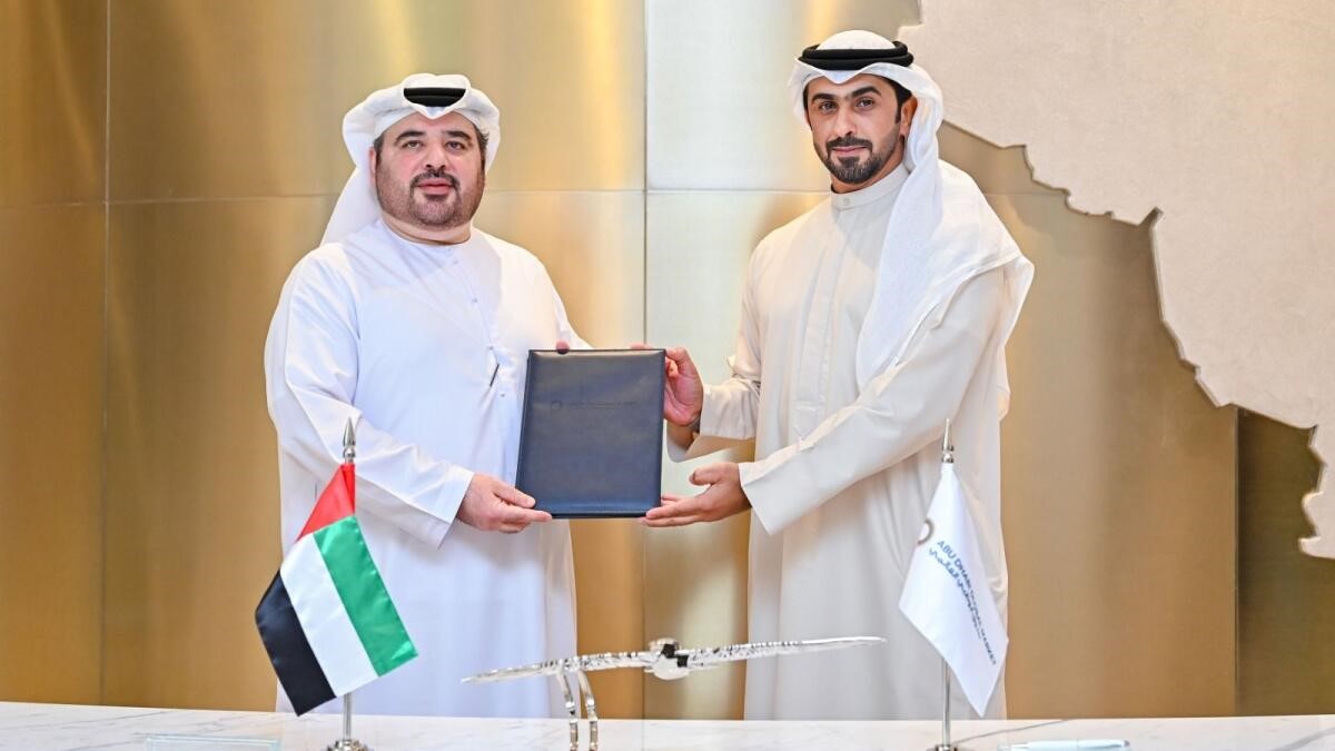 Abu Dhabi: New deal signed for work permits, licence transfers of Al Reem firms